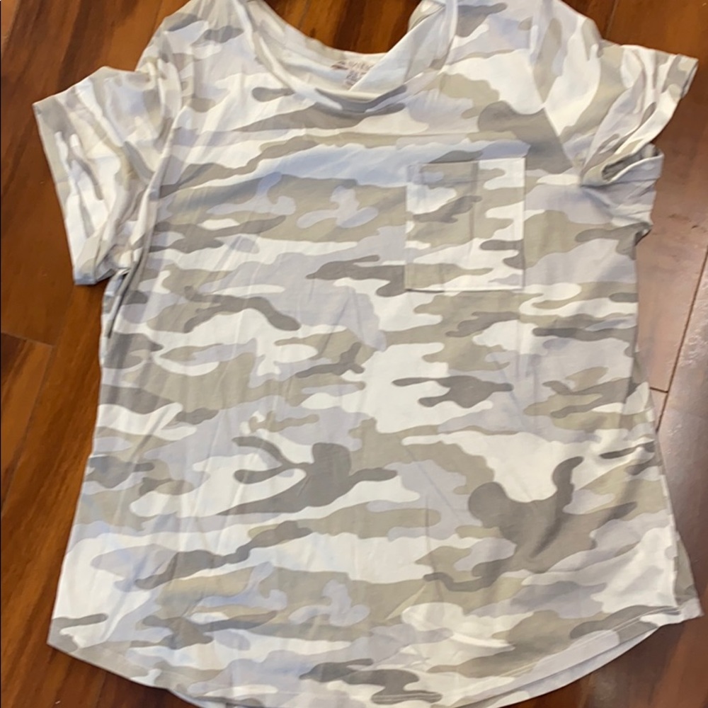 Pocket camouflage tee